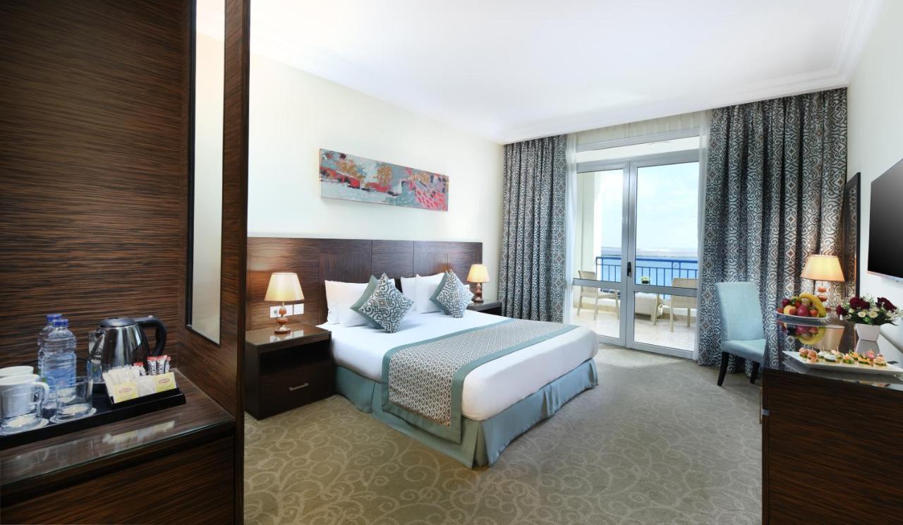 Tolip El Forsan Hotel Ismailia Exterior photo A room at the hotel