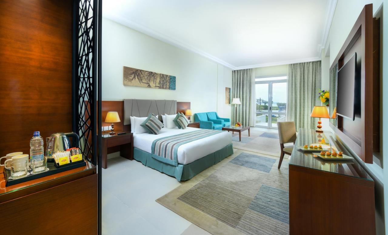 Tolip El Forsan Hotel Ismailia Exterior photo A room at the hotel