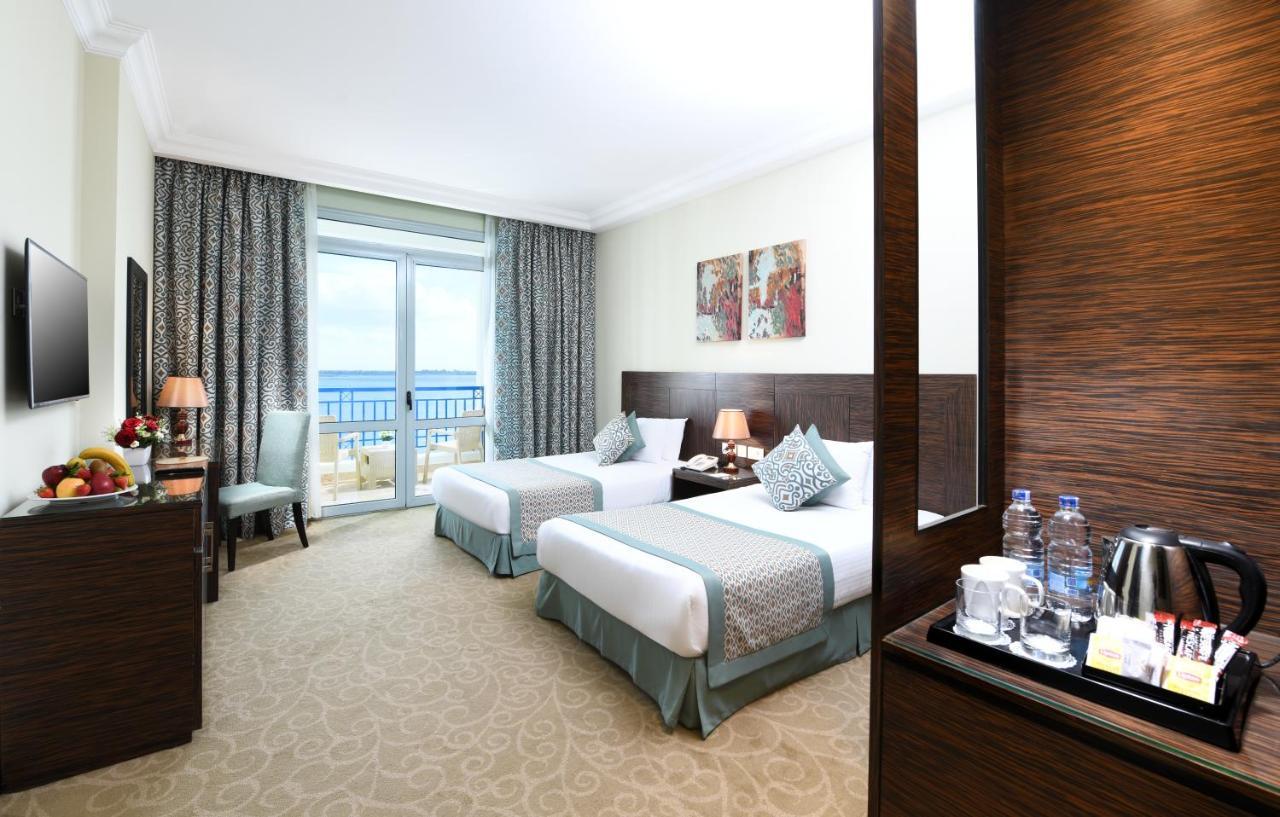 Tolip El Forsan Hotel Ismailia Exterior photo A room at the hotel