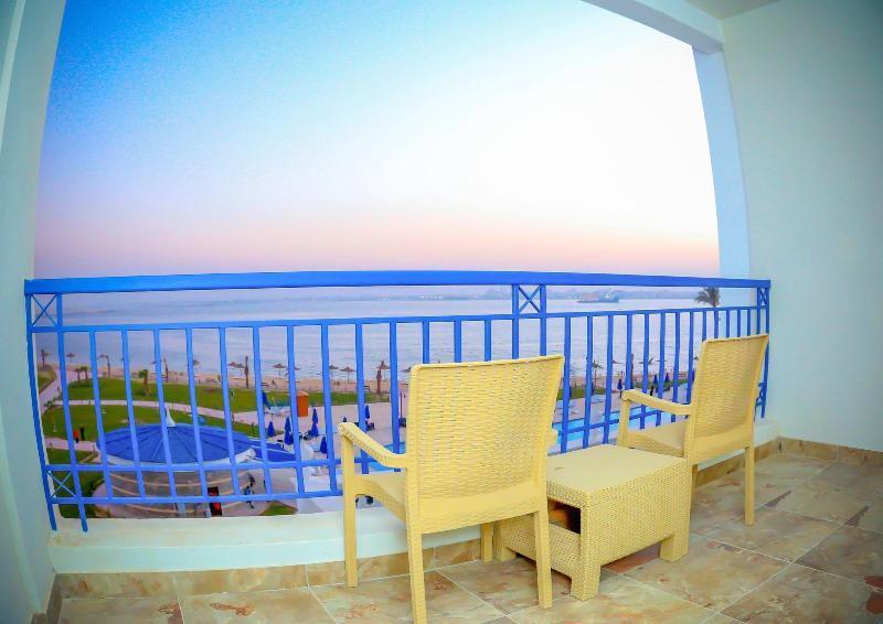 Tolip El Forsan Hotel Ismailia Exterior photo A balcony
