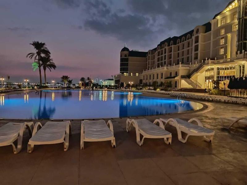 Tolip El Forsan Hotel Ismailia Exterior photo The pool at the hotel